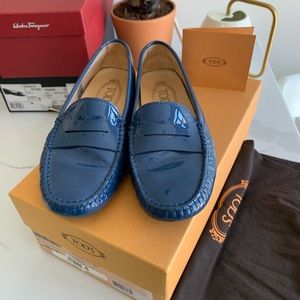 Tod‘s classic leather flats